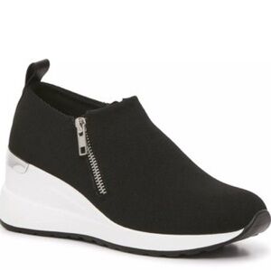 Nwot Mix No 6 Talanie wedge zipper  Slip-on